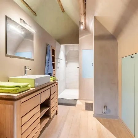 Сasa de vacaciones In With Shared Sauna *